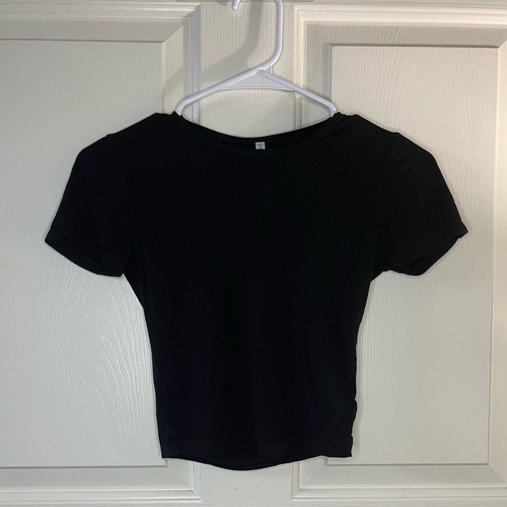 Lulu's | Basic Black Tee | S